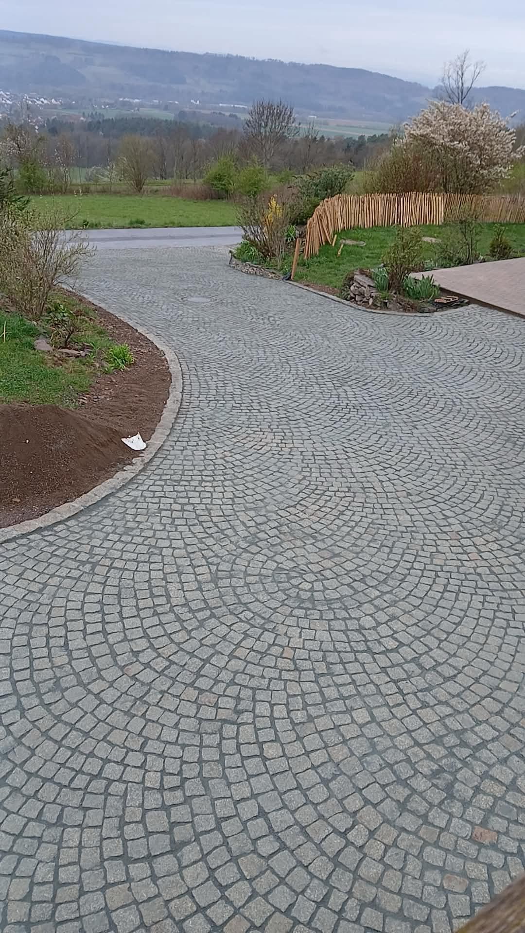 Gartenwege & Bepflanzung – GaLaBau